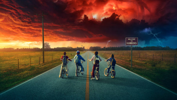 Stranger Things Dans L Envers Du Décor AVIS : Stranger Things : Dans l'envers du décor - Le livre officiel des